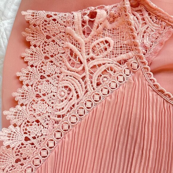 Forgotten Grace Mauve Sleeveless Top has Crocheted Lace Cap Sleeves Plus Size 1X - Picture 3 of 8